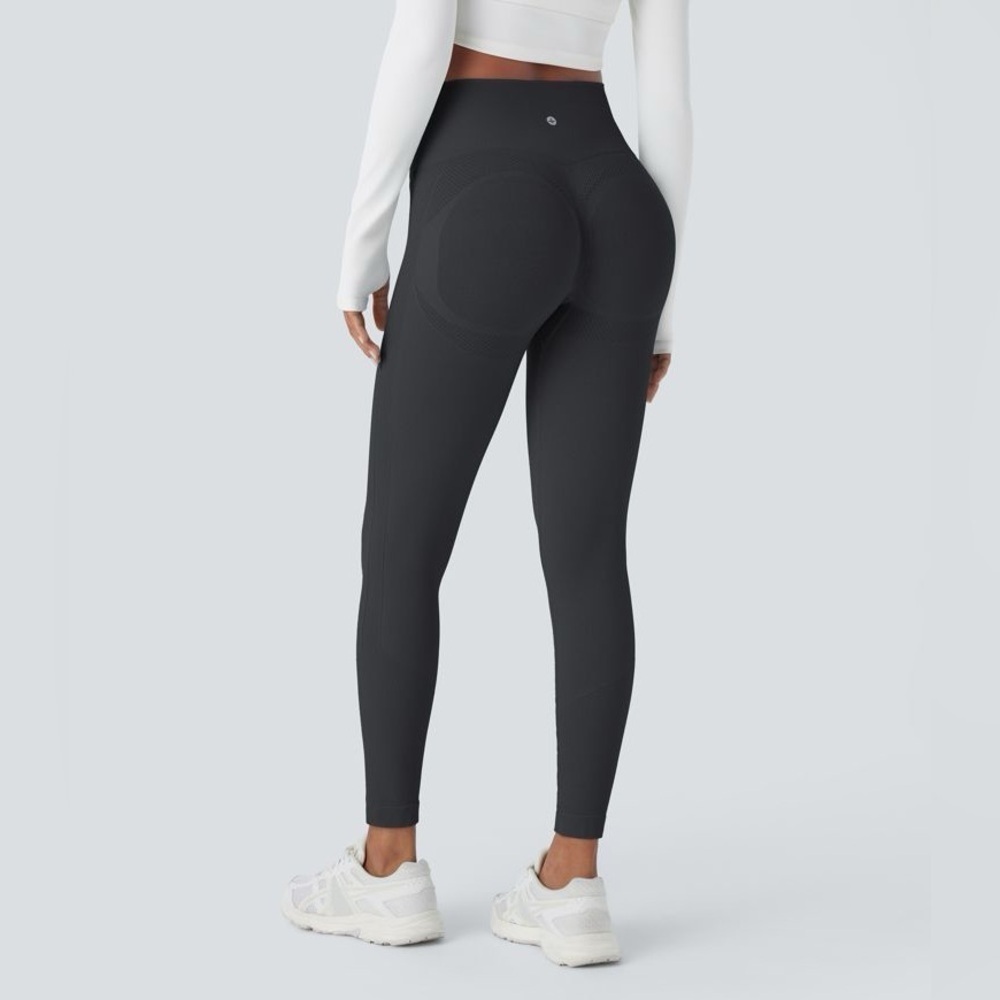 Halara Seamless Flow High Waisted Tummy Control Butt Lifting 7/8 Yoga Leggings
